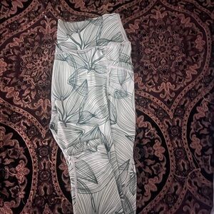 Fabletics leggings size large